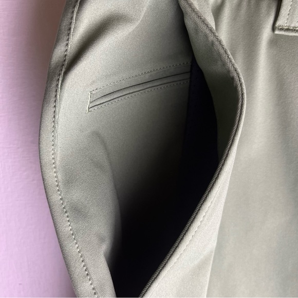 RHONE Men's Commuter 7" Shorts - Picture 13 of 16